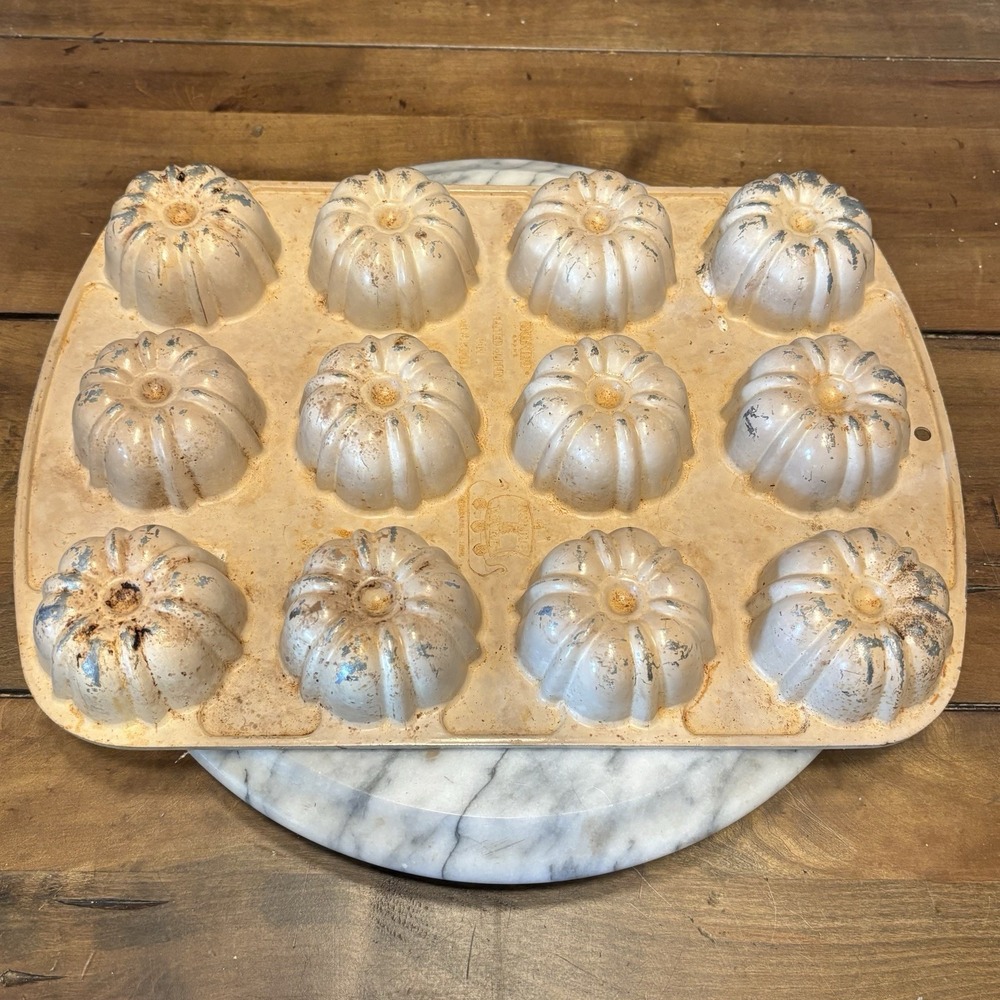 VTG Bundt‎ Nordic Ware Pumpkin Patch Fluted Muffin Pan - Picture 2 of 6